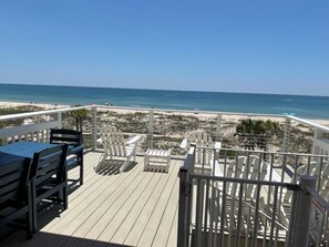 Property grounds - "The Sandy Turtle" Beachfront bungalow, pet friendly Sleeps 8 (Eastpoint)