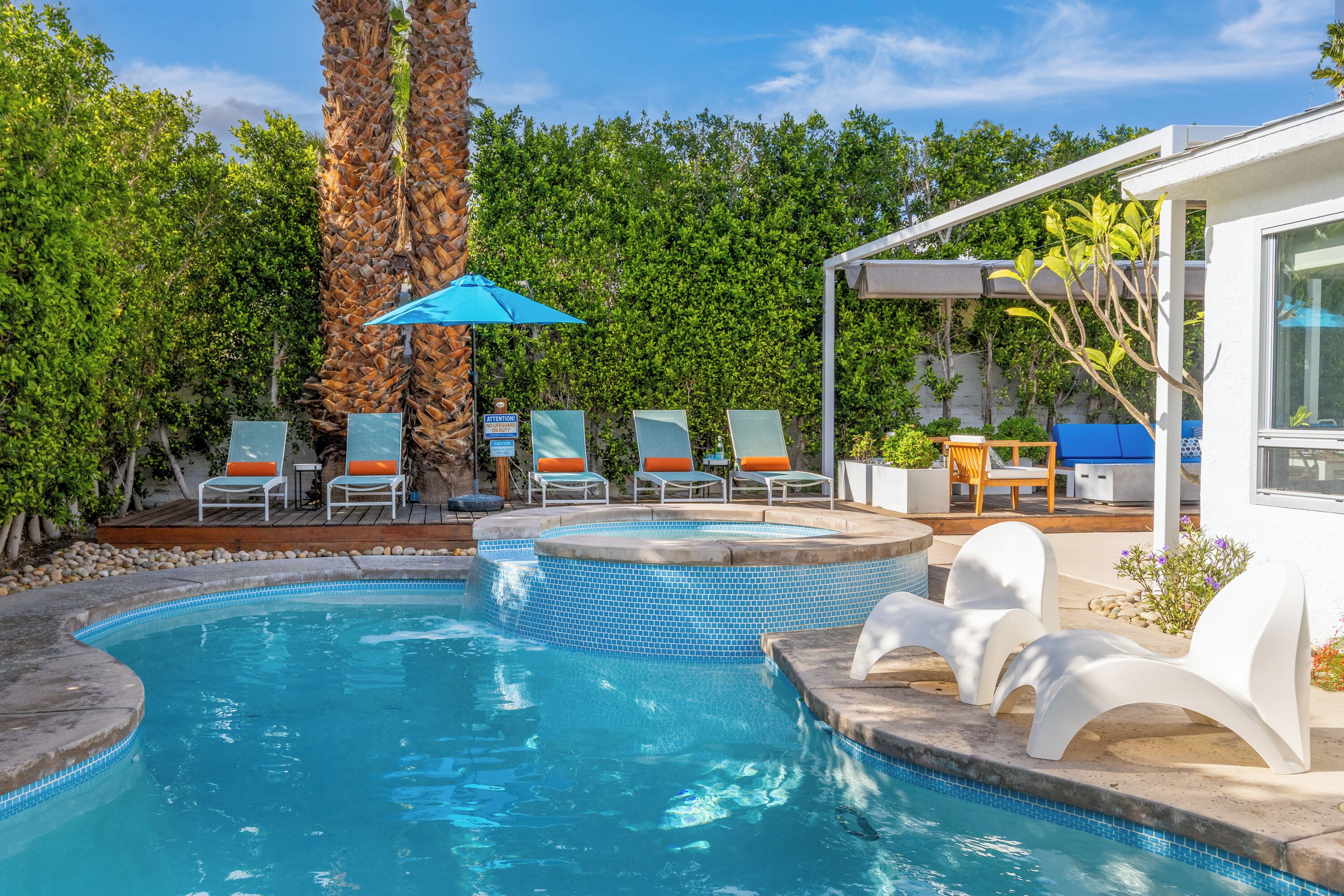 Et oppvarmet basseng