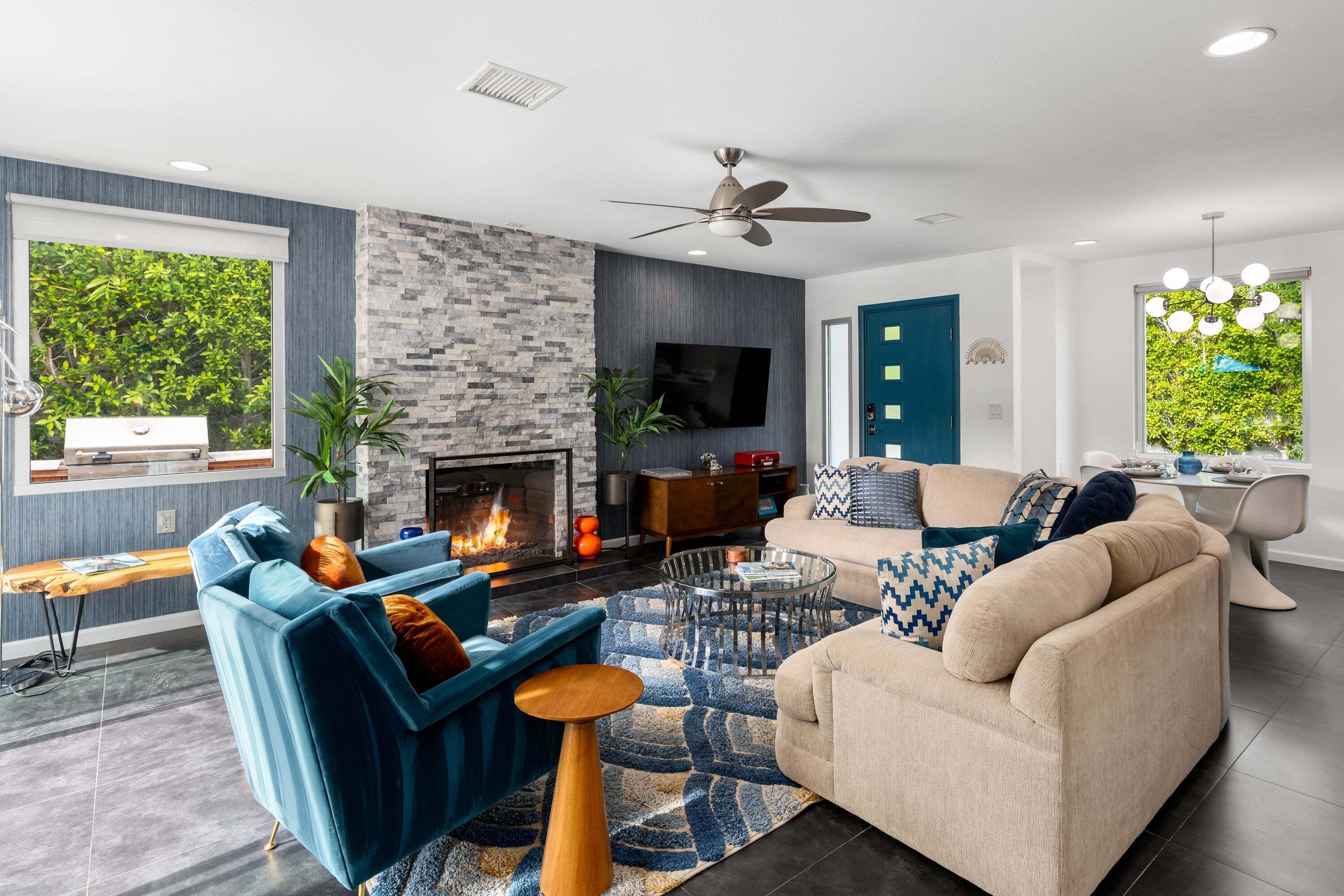 Smart TV, fireplace, table tennis