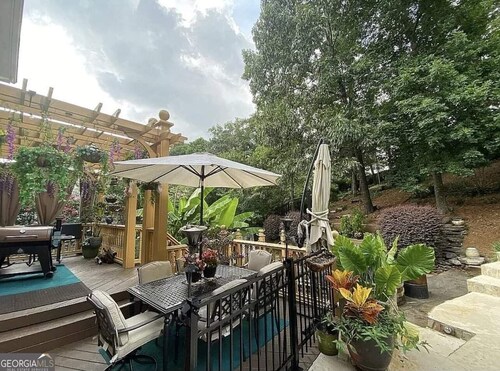 Spacious 5-bedroom house in charming Lawrenceville with AC, WiFi