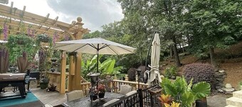 Spacious 5-bedroom house in charming Lawrenceville with AC, WiFi