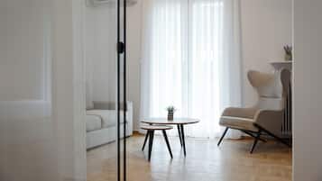 Deluxe Apartment, Balcony | 2 bilik tidur, peralatan tempat tidur premium, busa memori