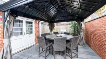 House | Outdoor dining