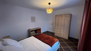 1 bedroom, WiFi, bed sheets