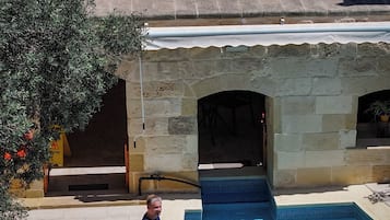 Kolam renang terbuka