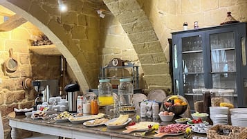 Free daily continental breakfast