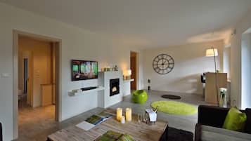 Luxury Suite, Ensuite (Voyage à l'infini ) | Premium bedding, individually decorated, individually furnished