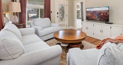 City Park Charm - Vintage Home w/ Modern Comforts