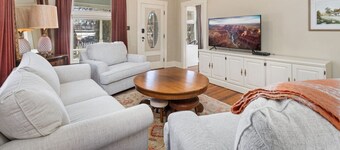 City Park Charm - Vintage Home w/ Modern Comforts