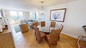 TV - DOTG 701 is a Top Floor Gulf Front 2 BR with Free Seasonal Beach Service (Destin)