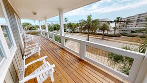 Terrace/patio - Dog Friendly 5 BR Home across the street from Beach with Boat Dock (Destin)