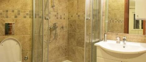 Bruser, håndklæder, Sæbe, Toiletpapir