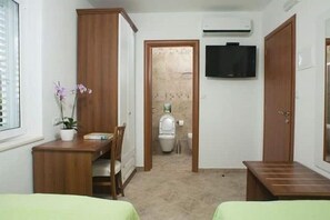 1 habitación, wifi y ropa de cama