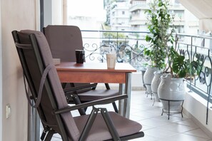 Balcony - Elegant Spacious 2 Bd Apt in Petralona (Athens)