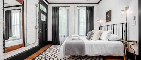 1 bedroom, desk, iron/ironing board, free WiFi