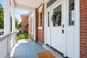 Exterior detail - Pet Friendly | Modern Touches | Walk to Bars (Columbus)