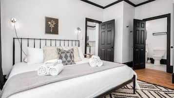 1 quarto, escrivaninha, ferros/tábuas de passar roupa, Wi-Fi de cortesia