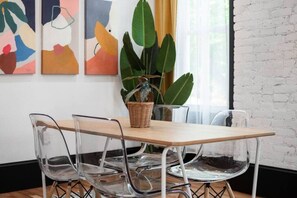 Dining - Chic & Clean | Walkable to Everything | Smart TV (Columbus)