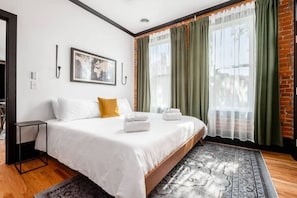 1 bedroom, desk, iron/ironing board, WiFi