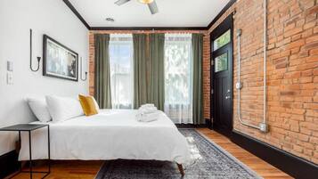 1 bedroom, desk, iron/ironing board, WiFi