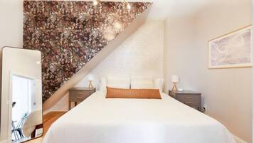 1 bedroom, desk, iron/ironing board, WiFi