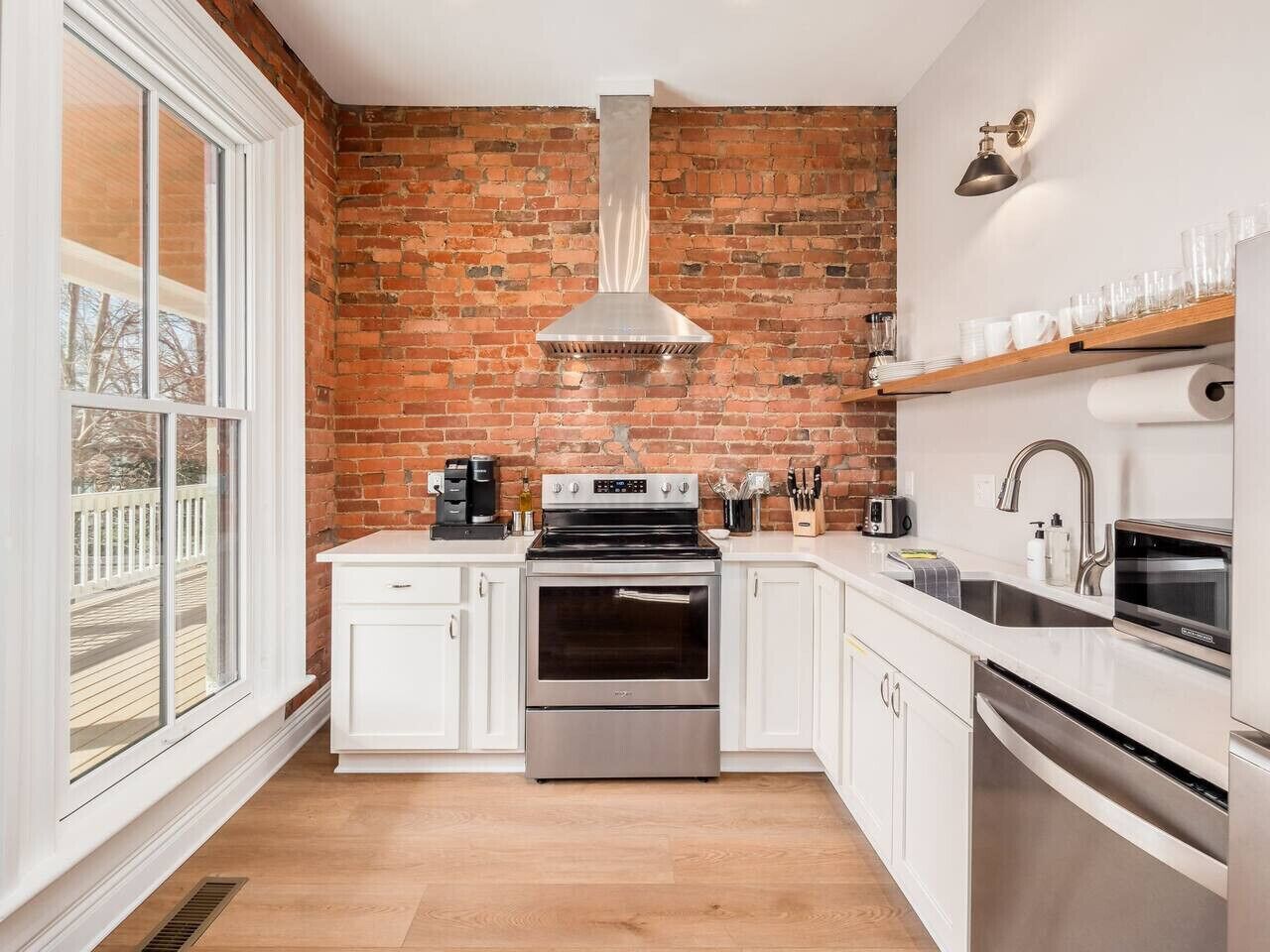 冰箱、微波炉、烤箱、炉灶