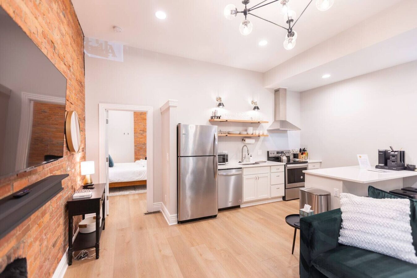 冰箱、微波炉、烤箱、炉灶