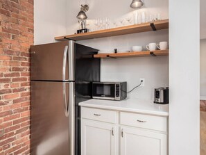 Interior - Free Parking | Walkable to Cafes | Short North (Columbus)