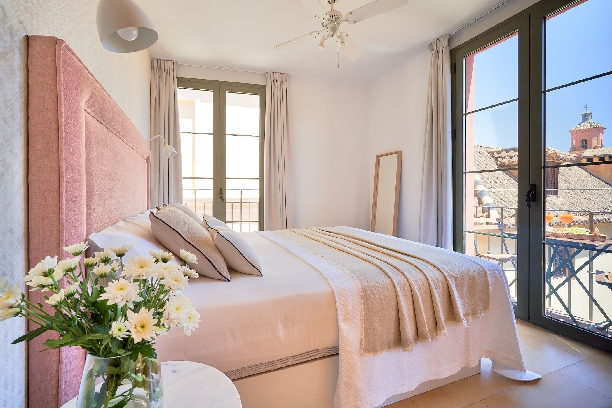 Bügeleisen/Bügelbrett, Internetzugang, Bettwäsche