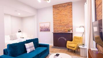 1 bedroom, desk, iron/ironing board, WiFi