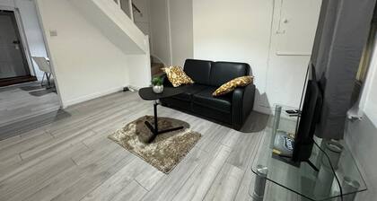 South Croydon - Sleeps 4 - Garden - 85walkingscore