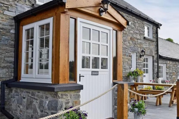 Cottage | Outdoor dining