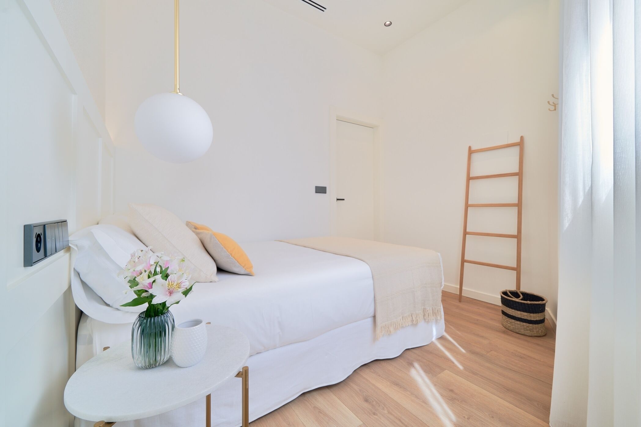 2 bedrooms, iron/ironing board, Internet