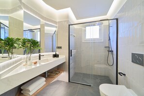 Shower, hair dryer, towels - iloftmalaga playamar II (Torremolinos)