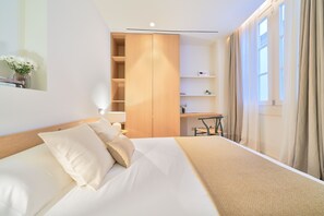 2 makuuhuonetta, silitysrauta/-lauta, internet