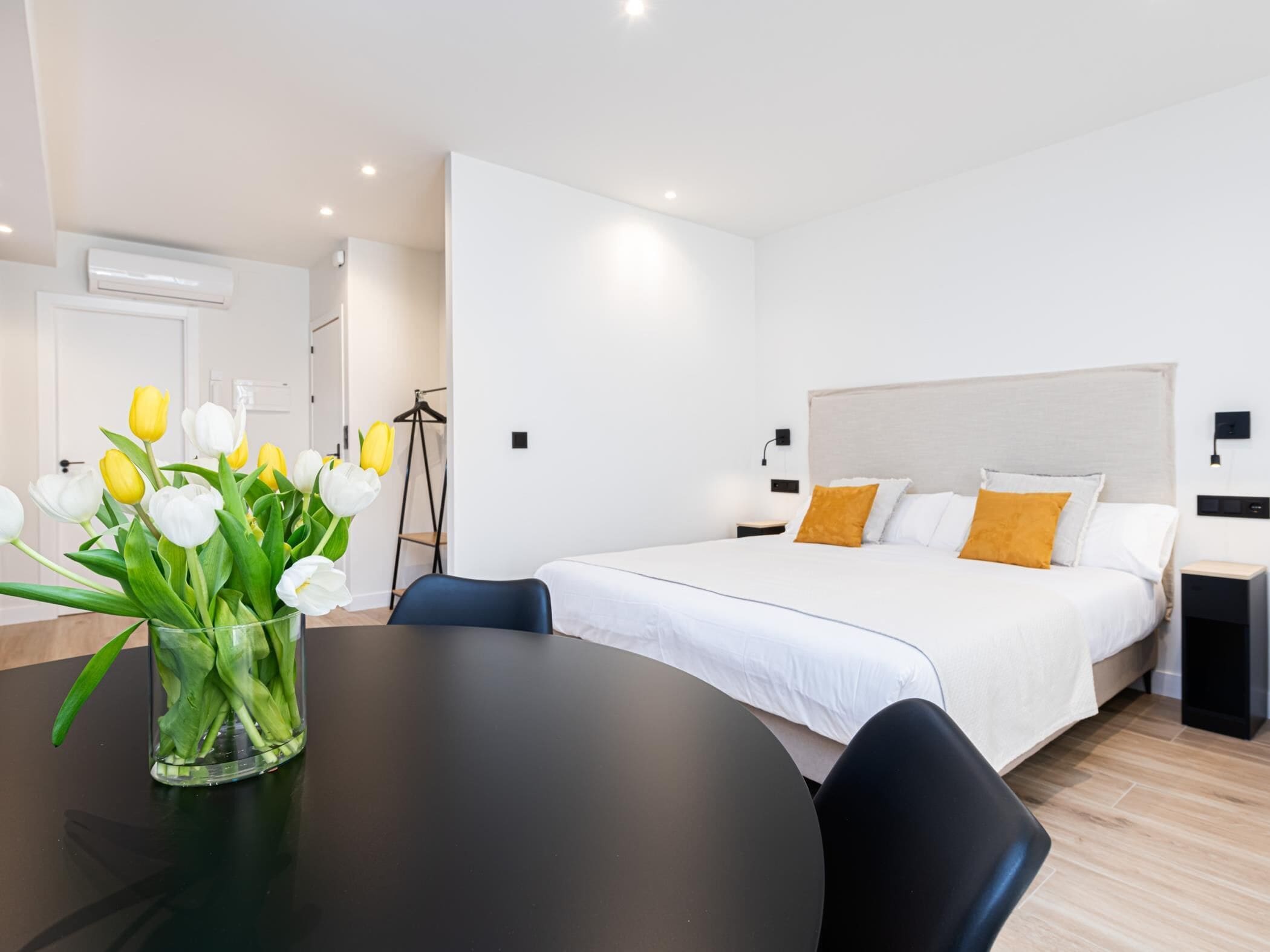 Een strijkplank/strijkijzer, internet