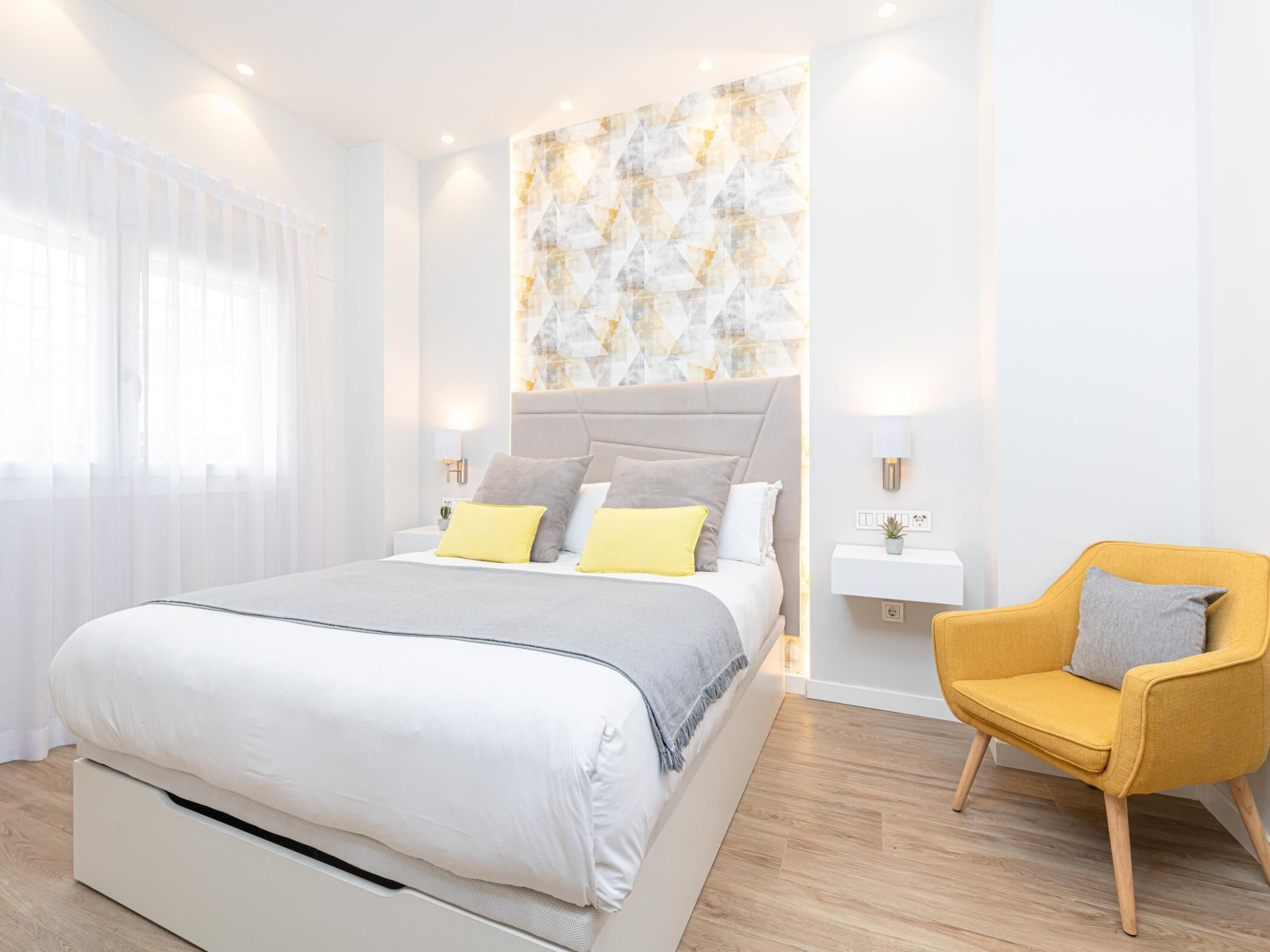 2 soverom og strykejern/-brett