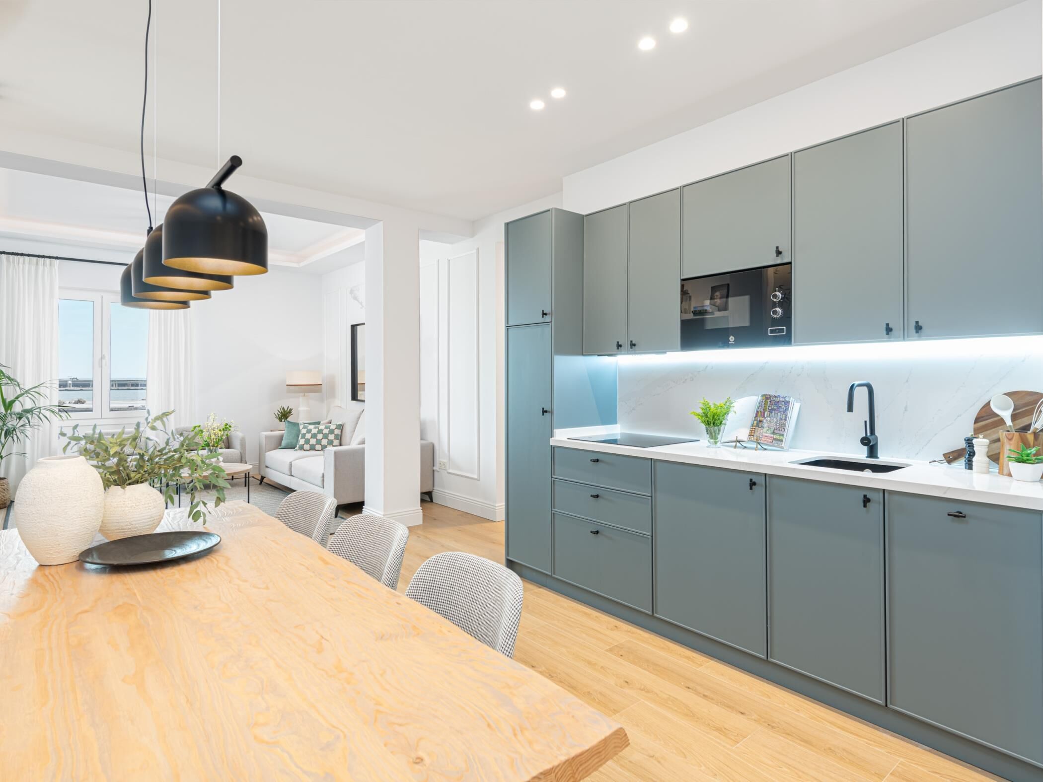 Fridge, microwave, coffee/tea maker, toaster