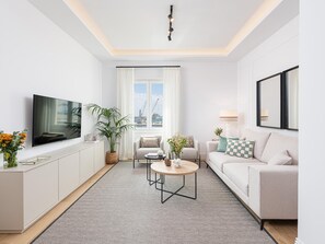 TV - Muelle Heredia - iloftmalaga (Málaga)