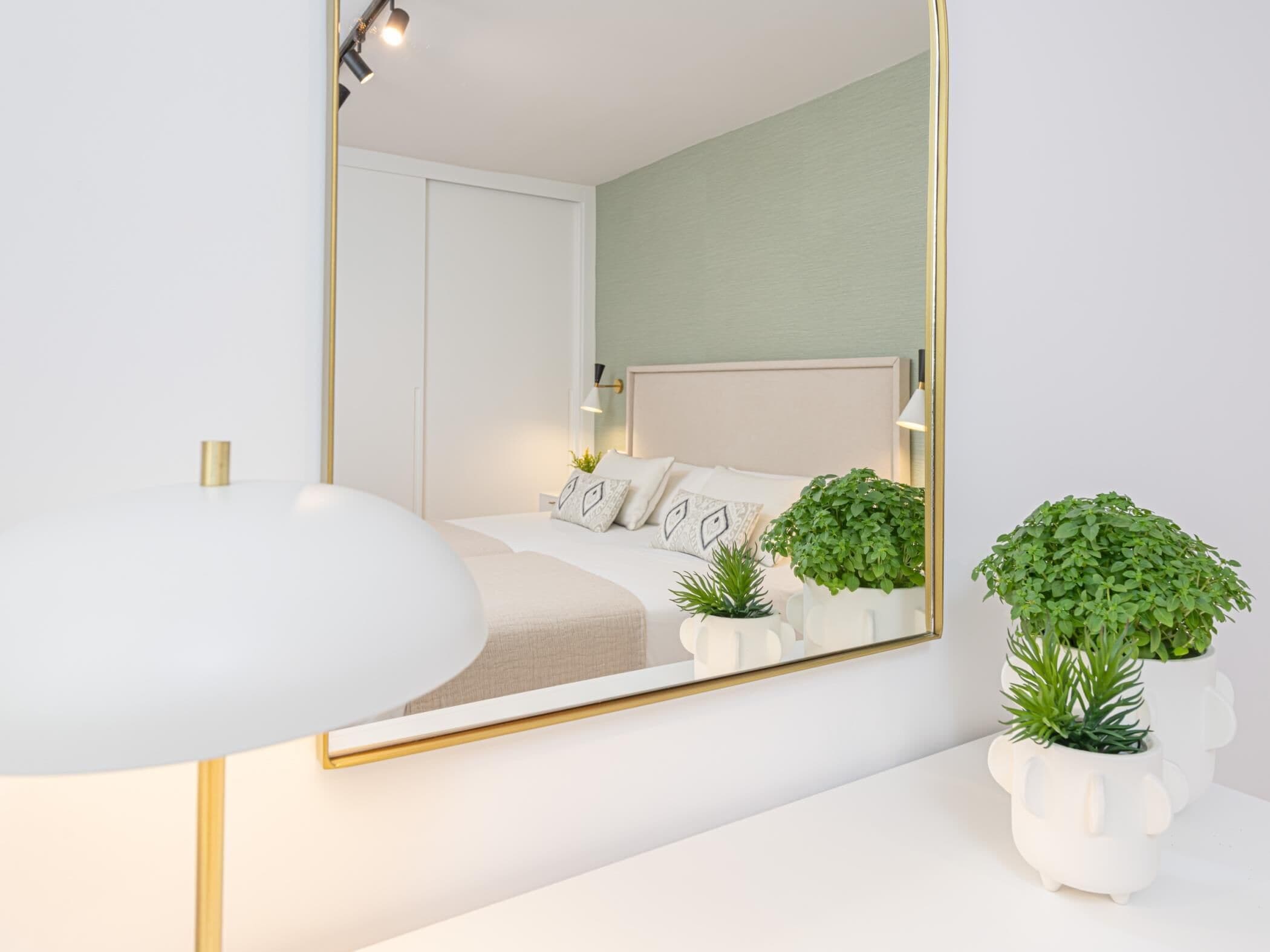 3 slaapkamers, een strijkplank/strijkijzer, internet, beddengoed