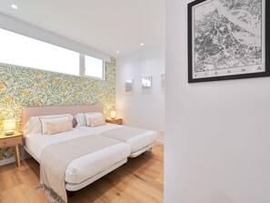 2 bedrooms, iron/ironing board, Internet