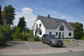 Exterior - Vacation homeWinterberg max 16 persons, directly at ski area and centrally located (Winterberg)