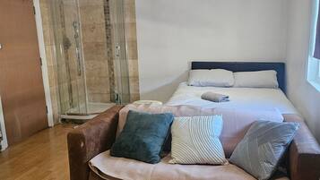 Apartment | 1 bedroom, iron/ironing board, free WiFi, bed sheets