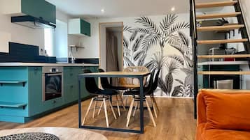 Smart TV, videojuegos y videoteca