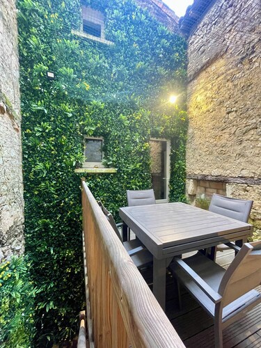 Duplex 1-6 persons - downtown Poitiers - Quiet - Terrace - Streaming