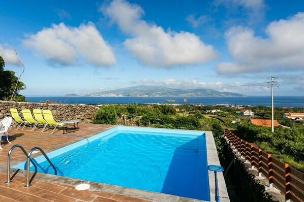 Cabin | Pool | Outdoor pool - Adegada Quinta- Beautiful Cottage in Madalena (Madalena)