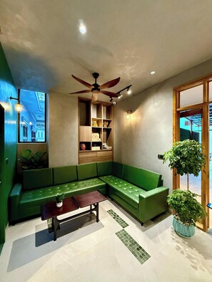 Reception - 1995S HOSTEL (Hue)