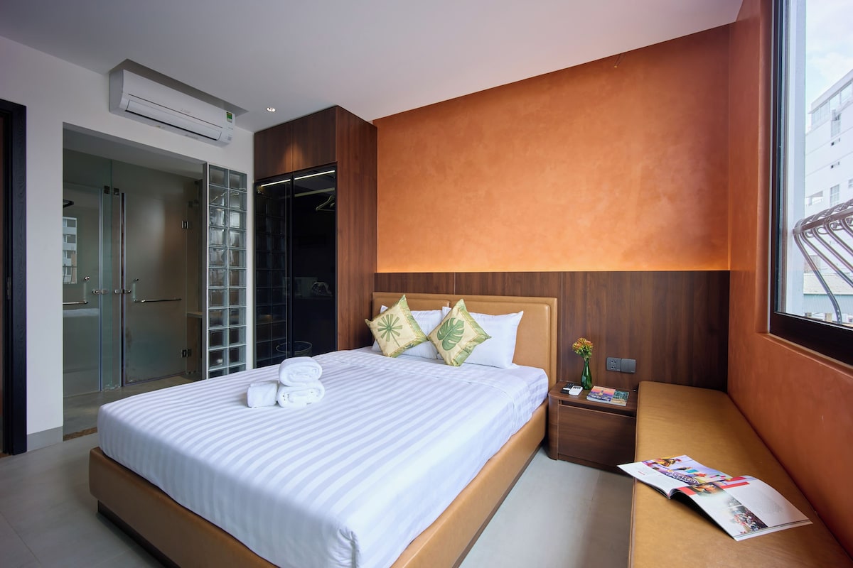 Deluxe Double Room | In-room safe, soundproofing, iron/ironing board (on request)