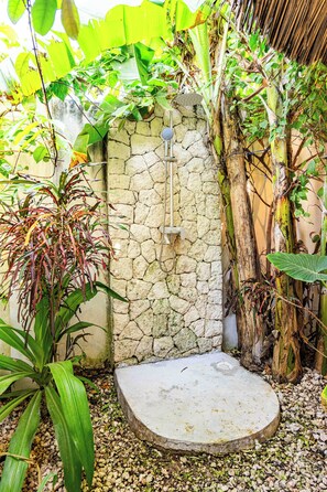 Superior Bungalow | Bathroom | Shower, free toiletries, towels, soap - Seconda Stella Boutique (Jambiani)