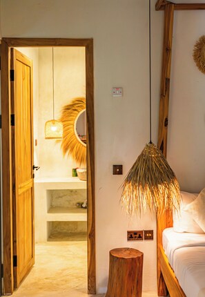 Minibar, desk, laptop workspace, free cots/infant beds - Seconda Stella Boutique (Jambiani)